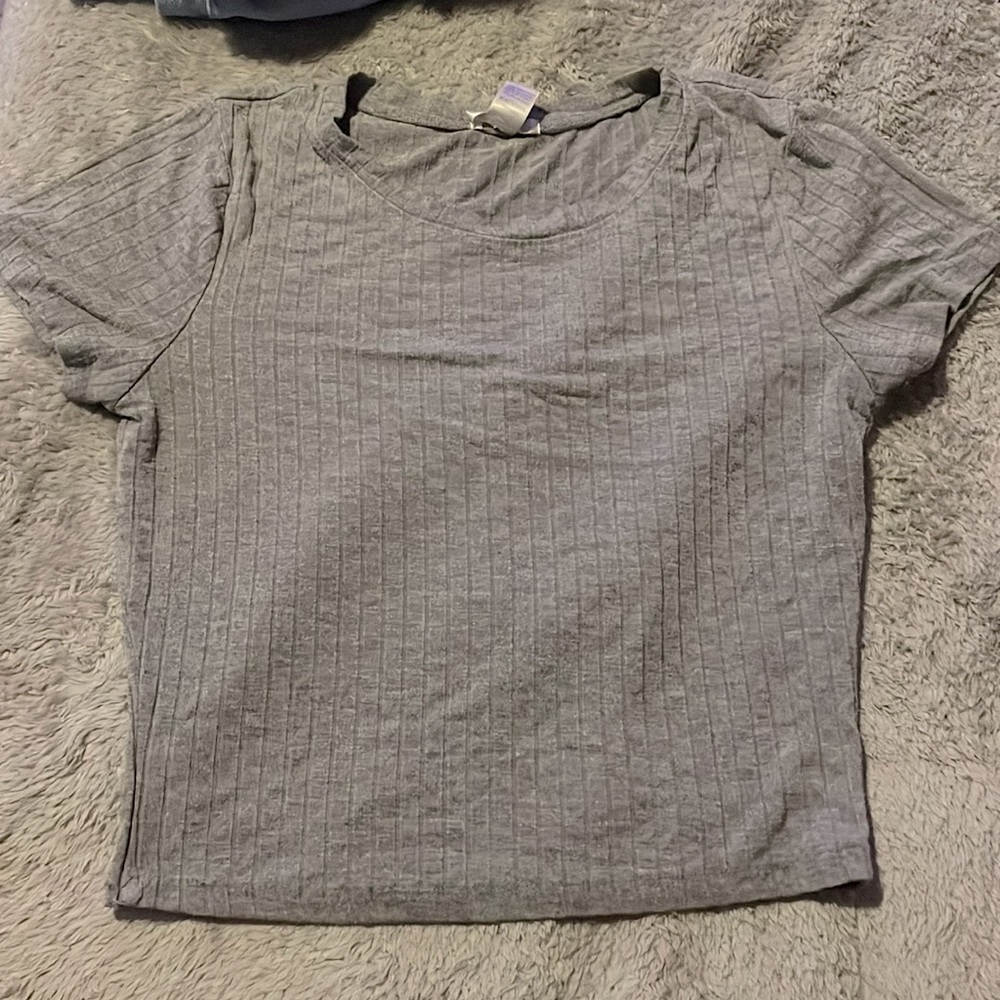 Gray crop top from forever 21 stretchy comfortable size large